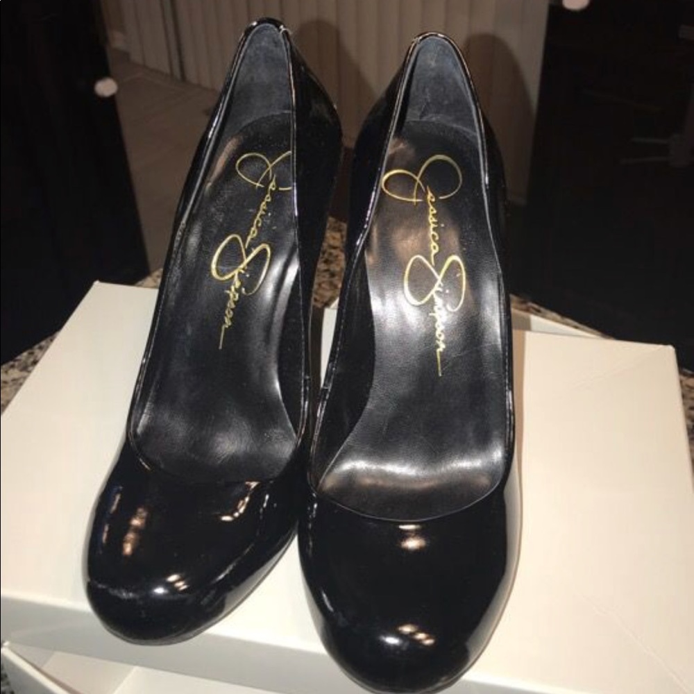 Jessica Simpson black heels